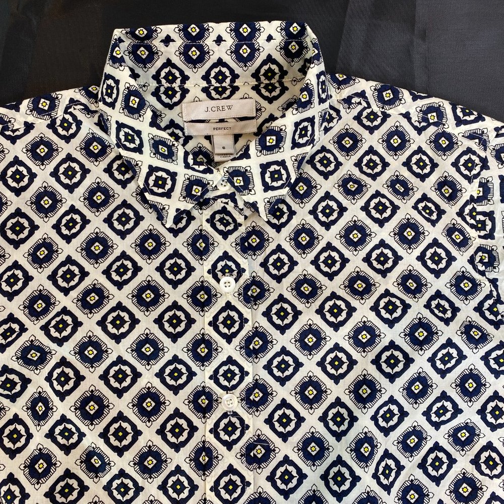 J.CREW Women's Perfect Shirt Navy Medallion Print Button Up sz 6 - Picture 1 of 7